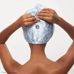 Kitsch x Bridgerton Serviette à cheveux enveloppée en satin Toile de bleu