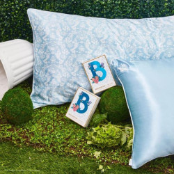 kitsch Taie d'oreiller en satin Kitsch x Bridgerton King/Toile de bleu