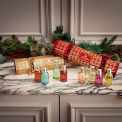 Molton Brown floral & spicy christmas cracker Gift Set