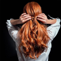 Hair Rituel by Sisley SOIN LAVANT PERFECTEUR DE COULEUR À L'EXTRAIT DE FLEUR D'HIBISCUS 200ml