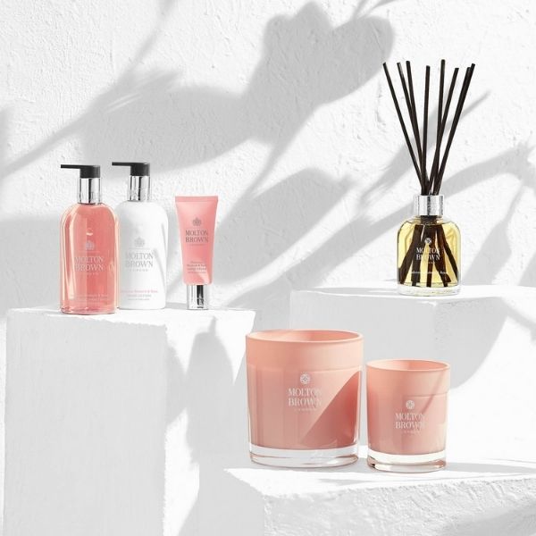 mOLTON bROWN Delicious Rhubarb & Rose Three Wick Candle(2)