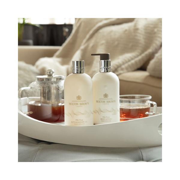 Molton Brown Milk Musk Bath & Shower Gel(1)