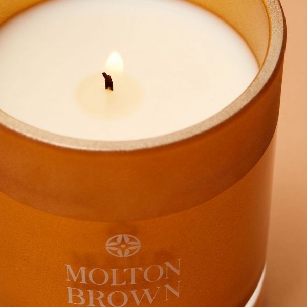 Molton Brown Oudh accord & Gold candle(1)